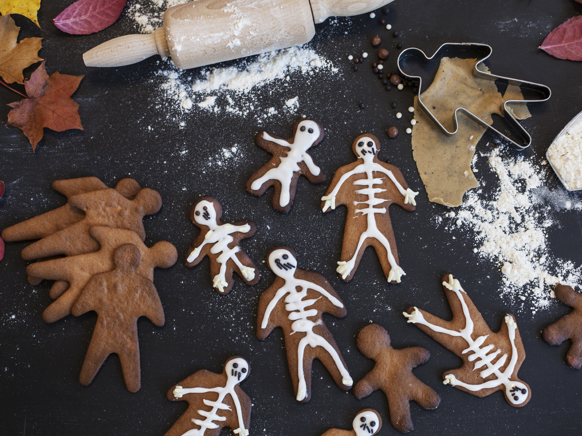 Gingerbread skeletons