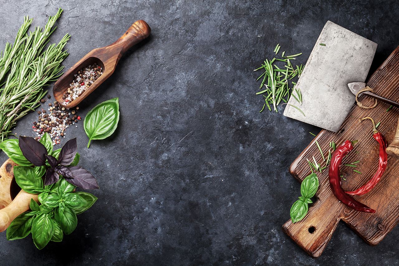 Cutting board with spices