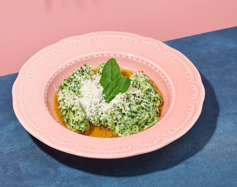 Spinātu un rikotas nudi