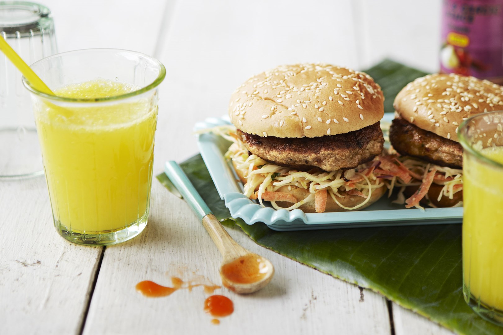 Chicken Thai Burger minttucoleslaw-salaatin kera