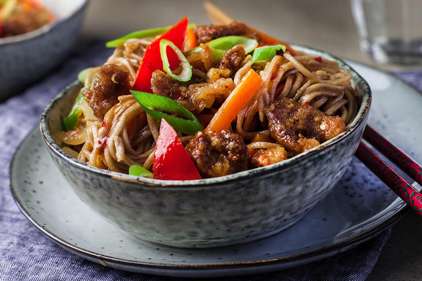 Sprødstegt svinekød med Sweet & Sour Sacue