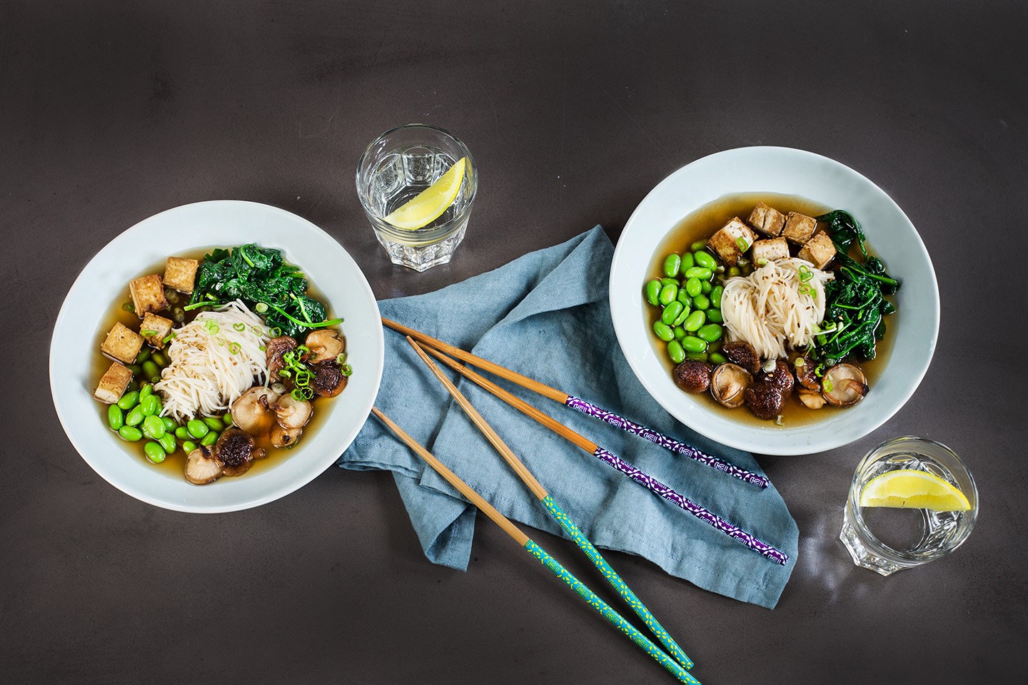 Vegetarisk ramensuppe med tofu og shiitake