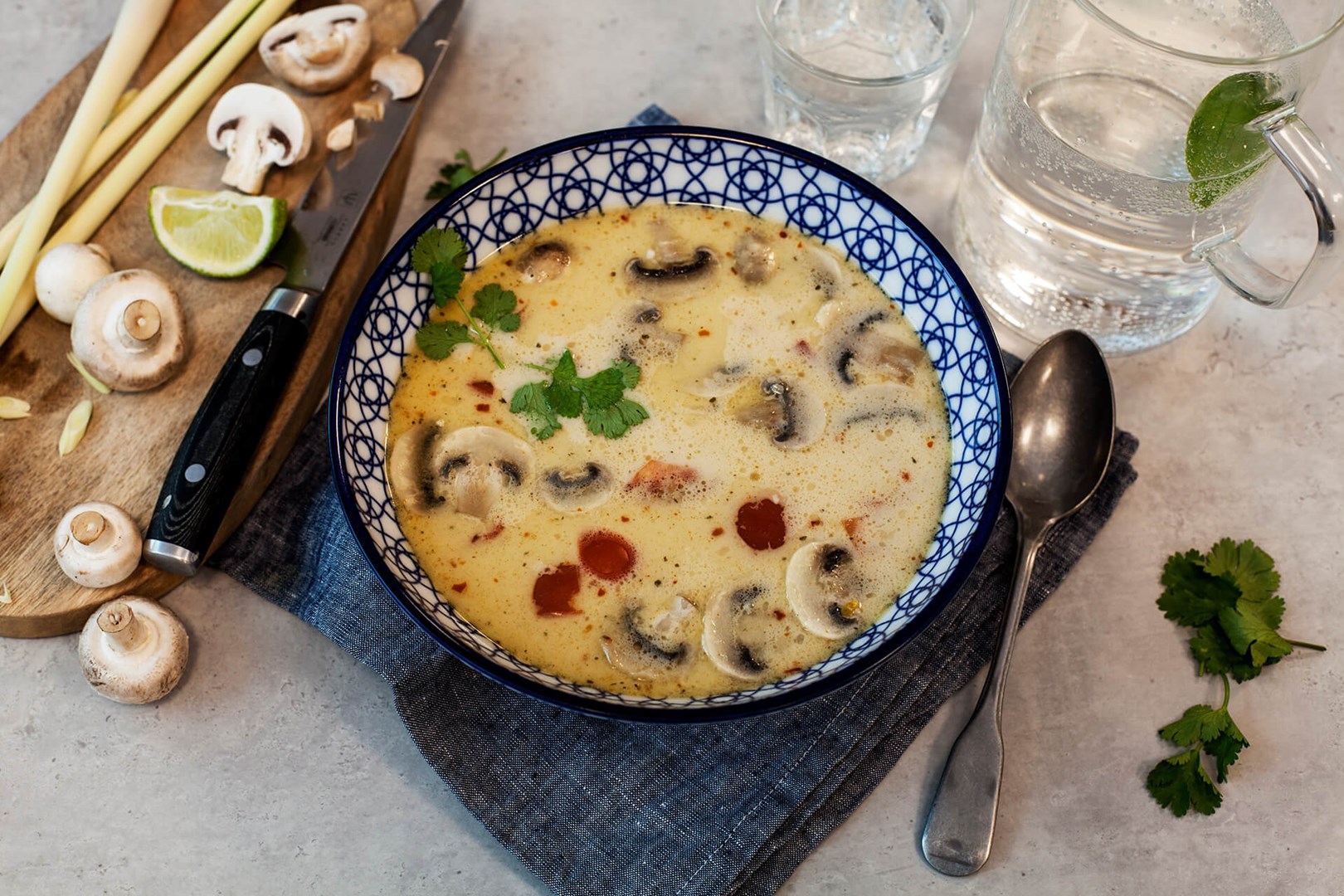 Tom Kha supp