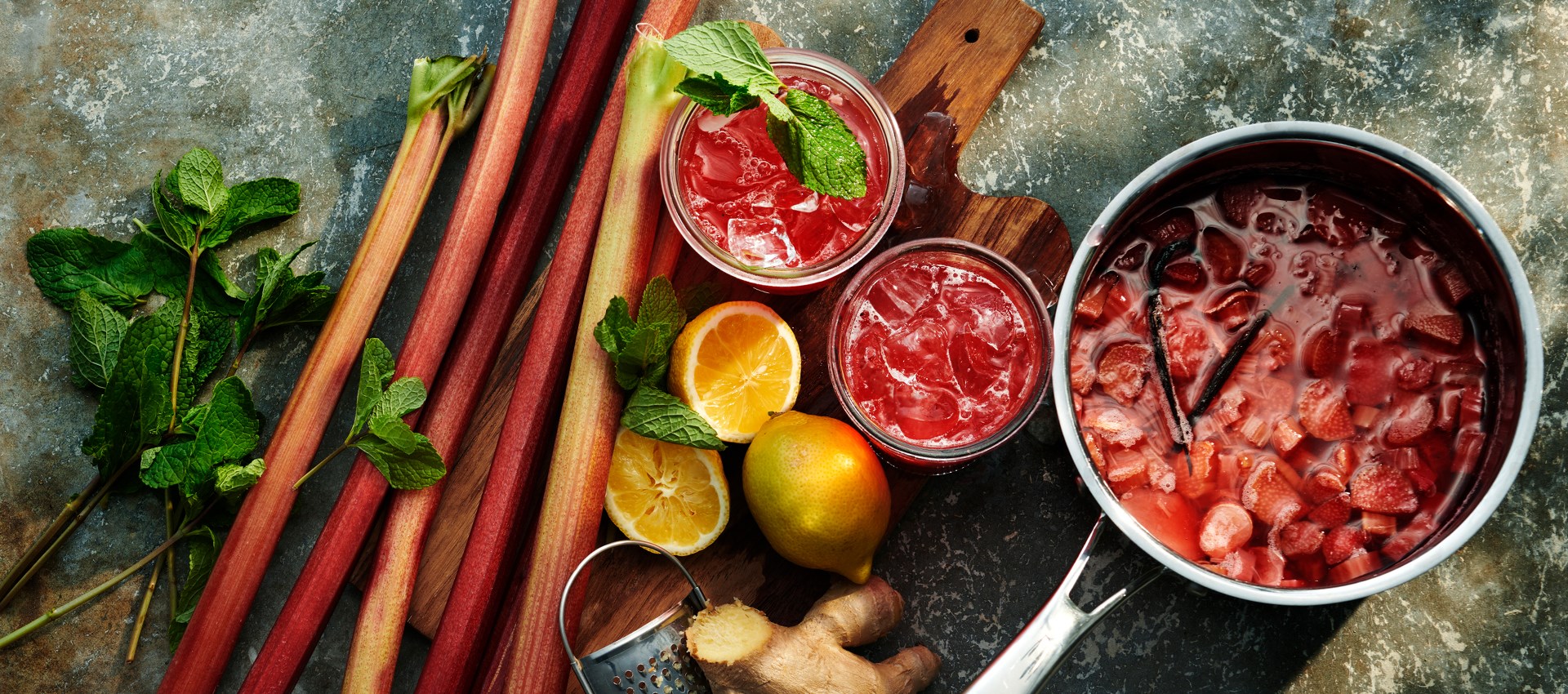 Rhubarb & ginger lemonade