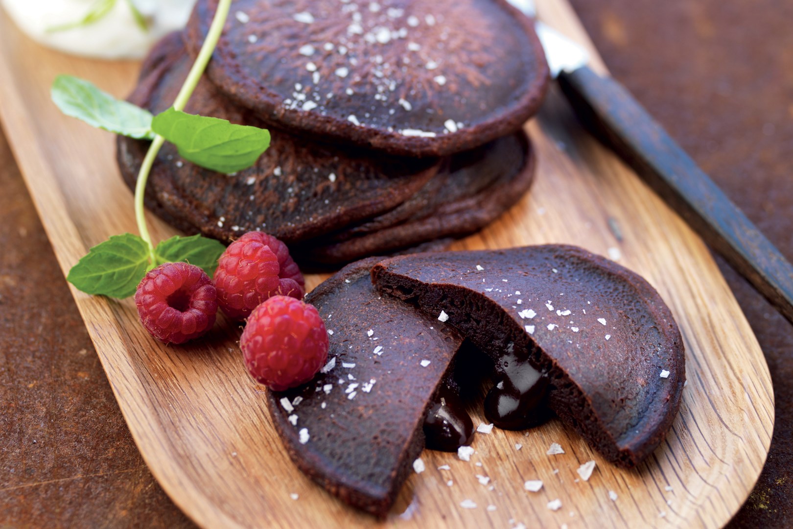 Chokladblini toppad med saltflingor