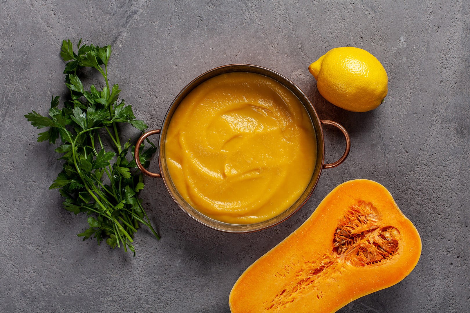 Gresskarpuré med hurtigsyltet sitronon, butternut squash and leaf parsley