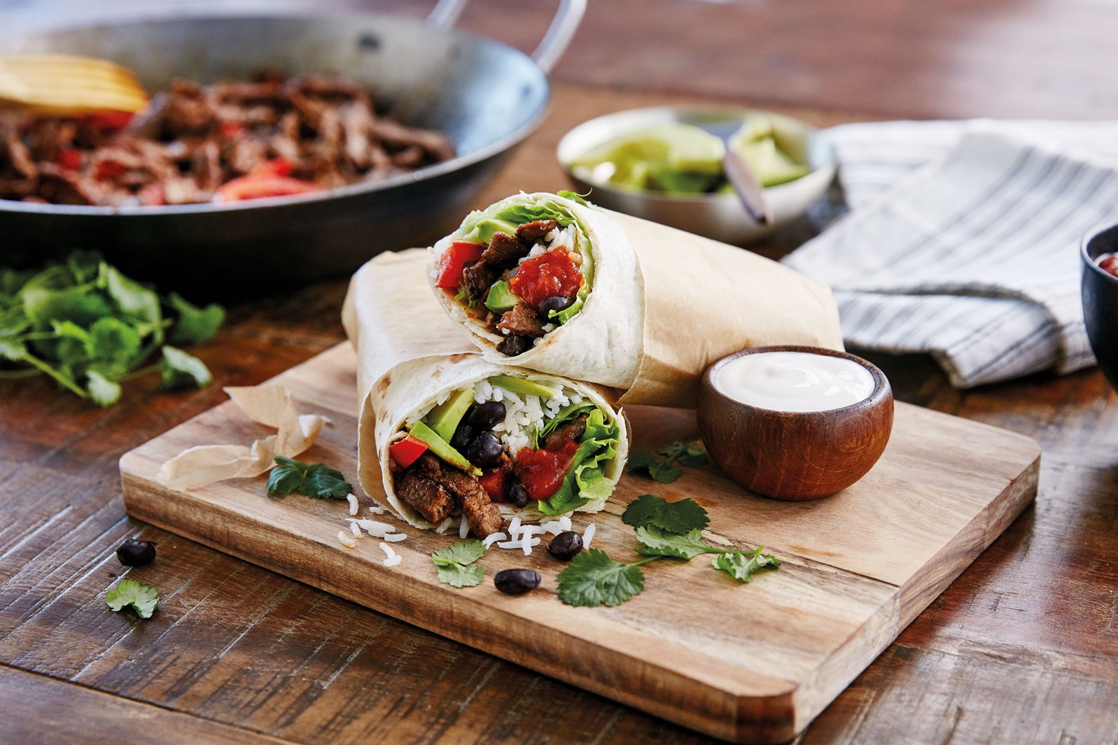 Burritos mit Rindfleisch, Reis und Gemüse