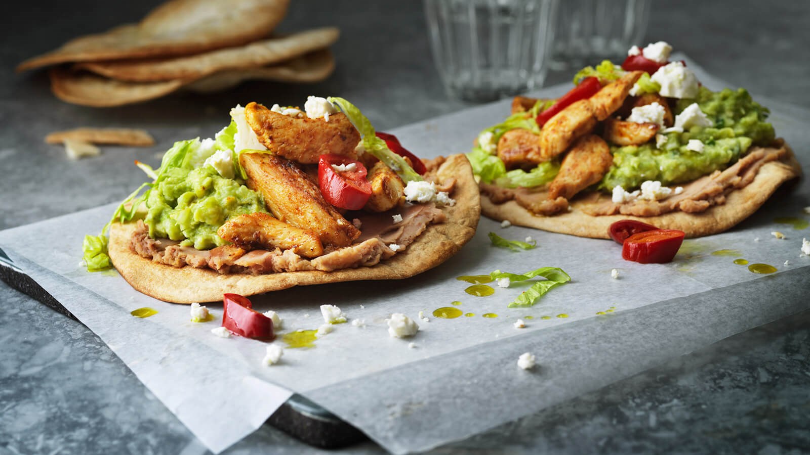 Tostadad kana, guacamole ja ubadega