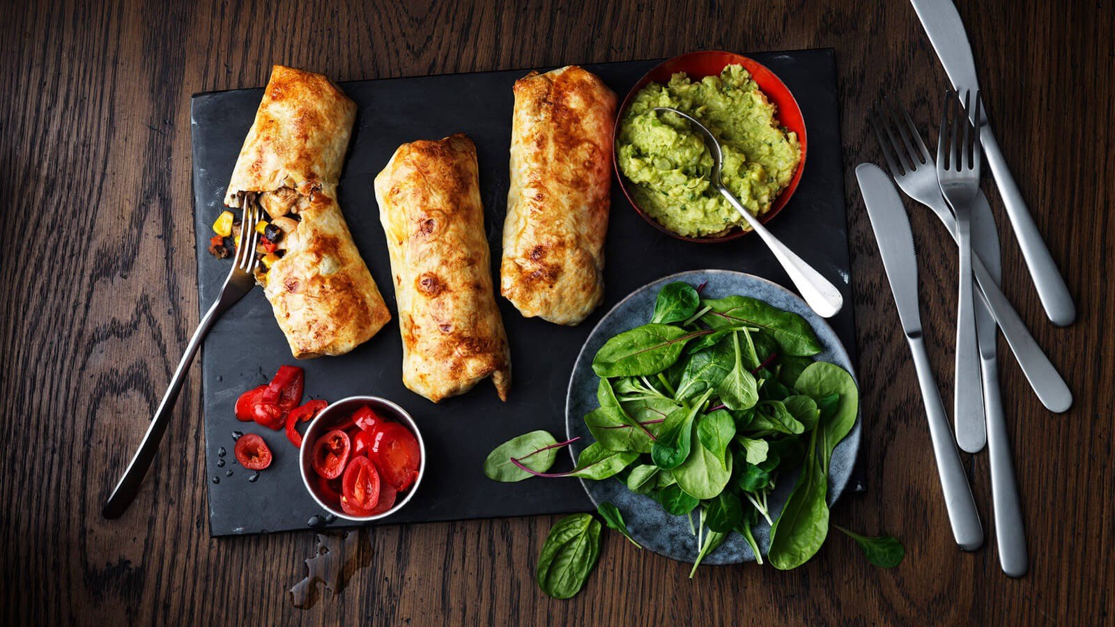 Chimichangas - Gratinierte Burritos mit Hühnerfleischfüllung