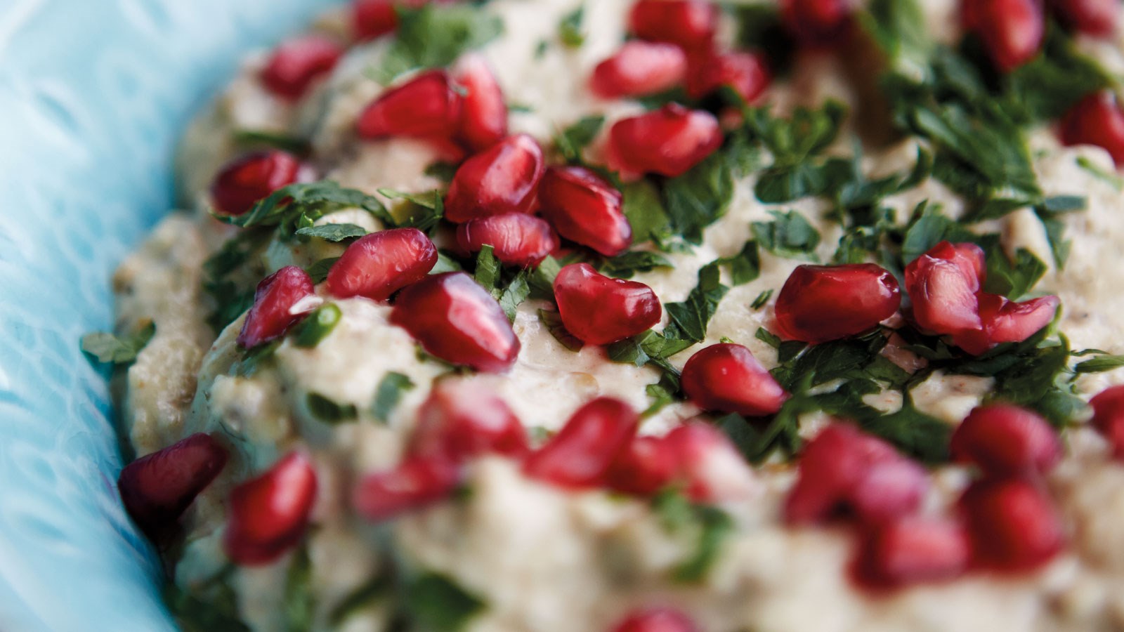 Baklažanų užtepėlė Baba ganoush su granatais