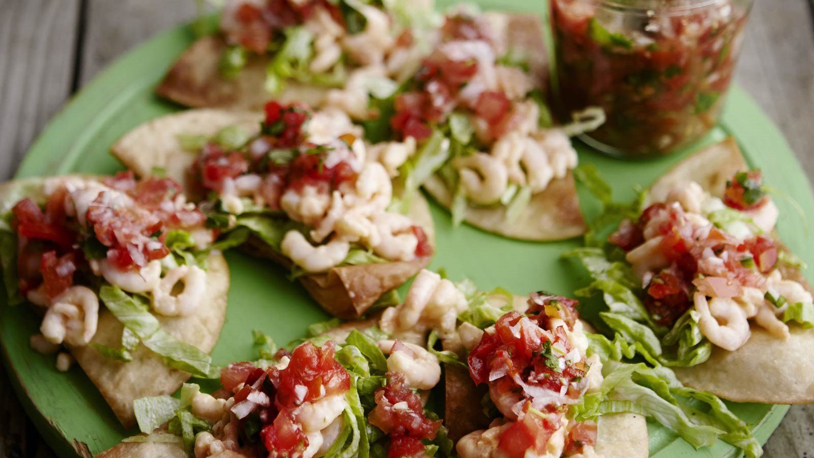 Toastada med chipotlerejer og Pico de gallo