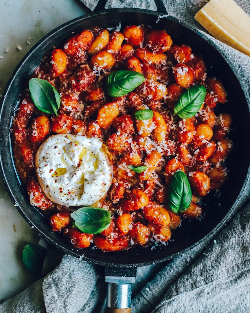 Gnocchi pomidorų padaže su burata