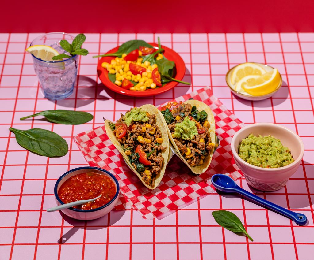 Gehakt taco’s met tomaat, mais, spinazie en guacamole