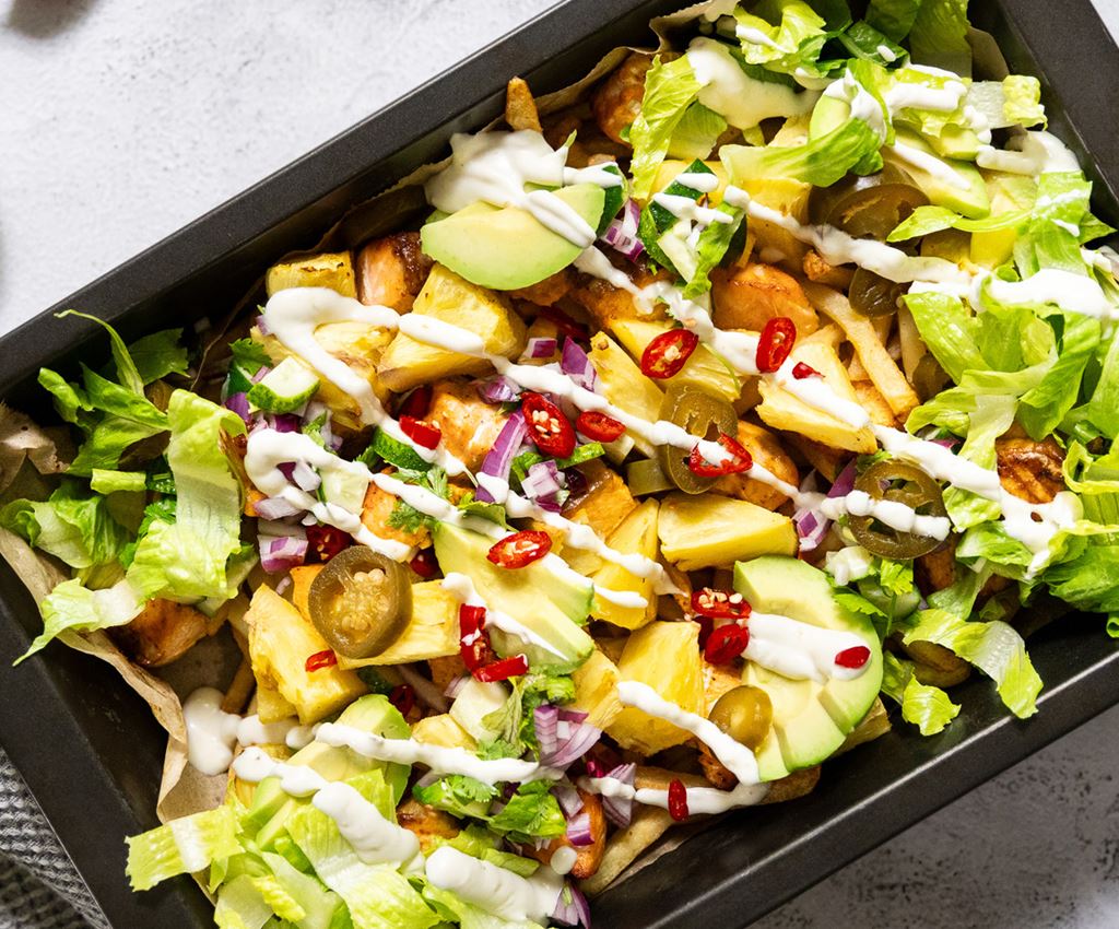 Laetud friikartulid lõhe ja ananassiga