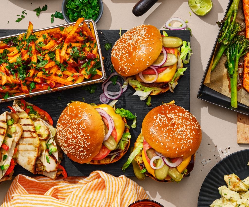 Hampurilaiset ja loaded fries 