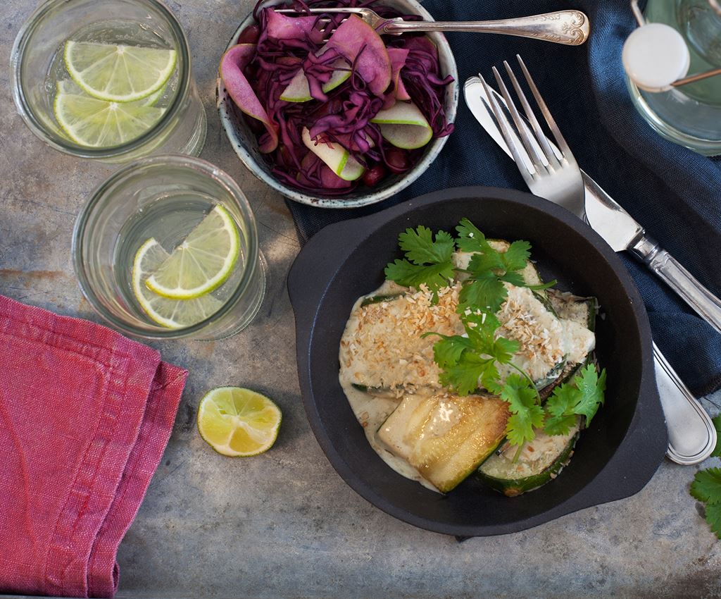 Green Curry med squash og rødkålssalat