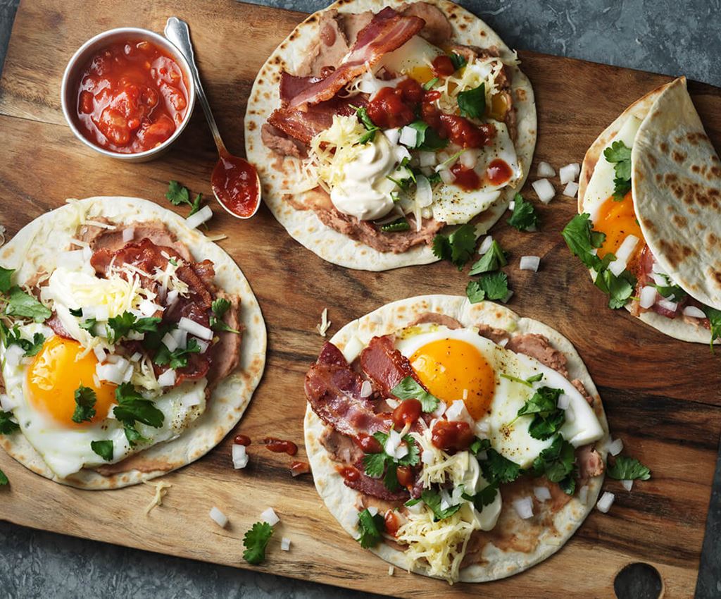 Brunchtacos med bacon, ägg och ost