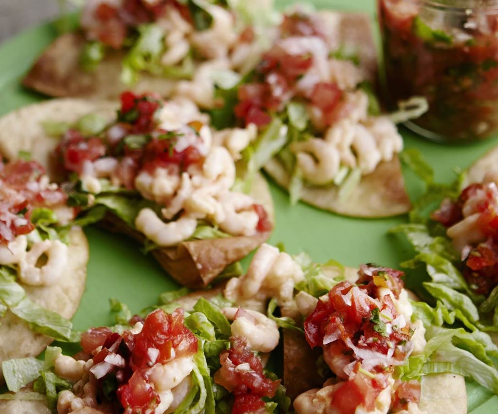 Toastada med chipotlerejer og Pico de gallo