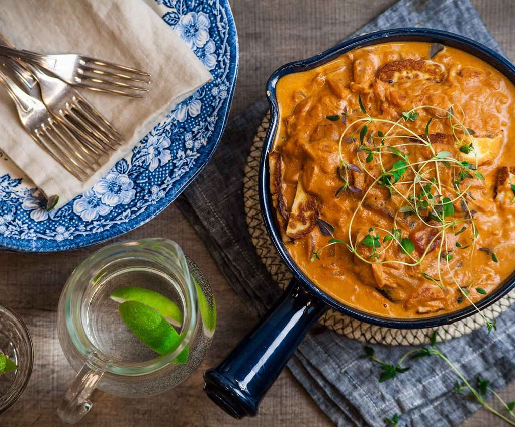 Halloumi Stroganoff in a pan