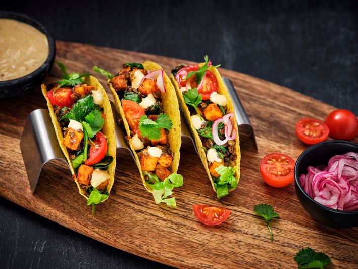 3 vega tacos met linzen en zoete aardappel